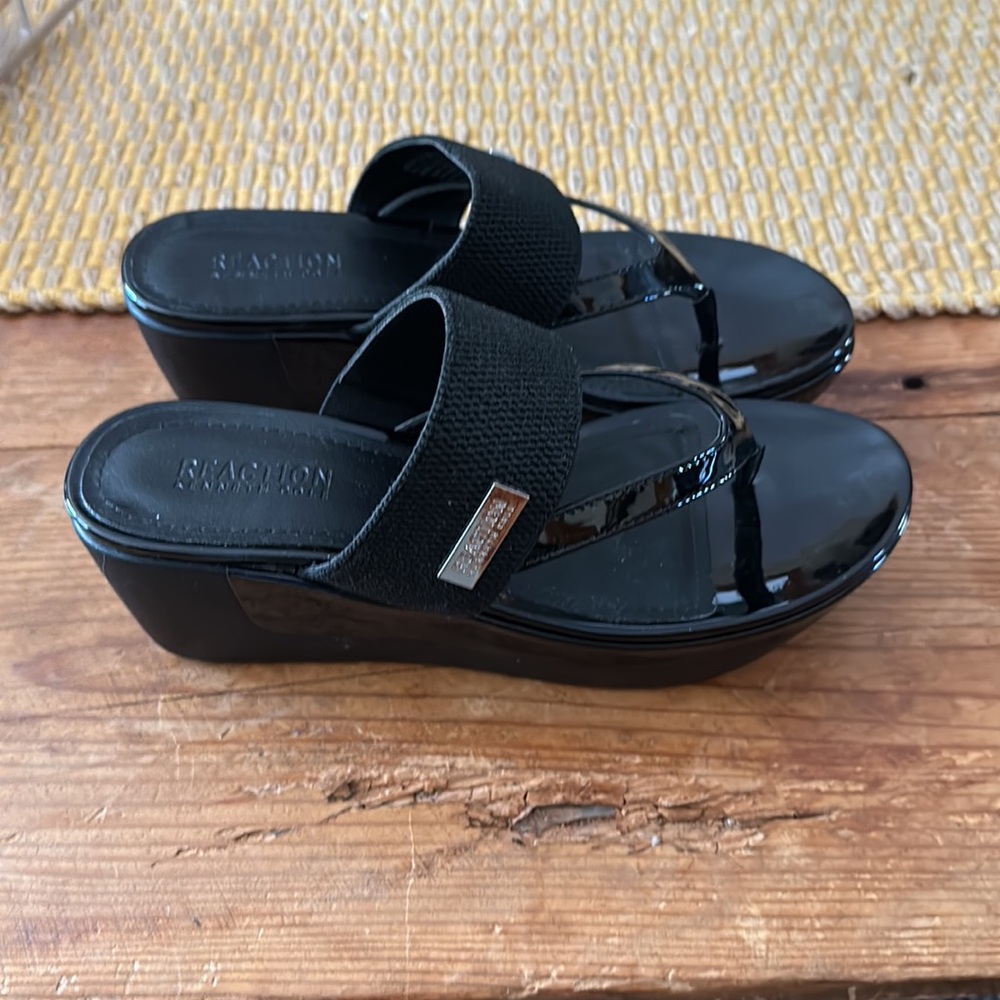 Kenneth Cole  Black Platform sandals